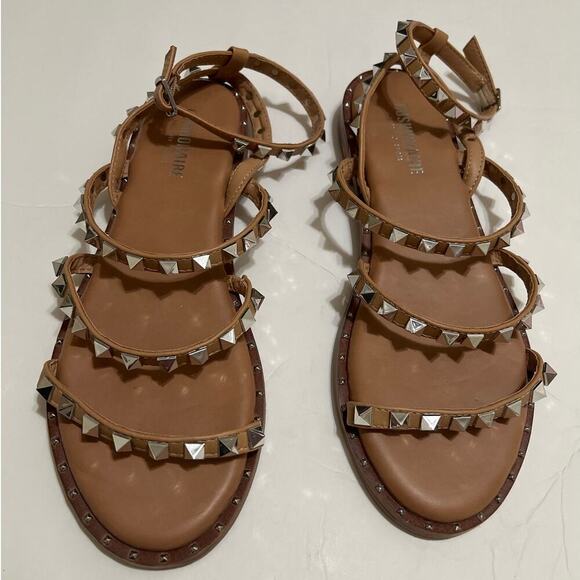 cushionaire Shoes - Silver Studded Wrap Around Ankle Flat Sandals with Memory Foam Size 8